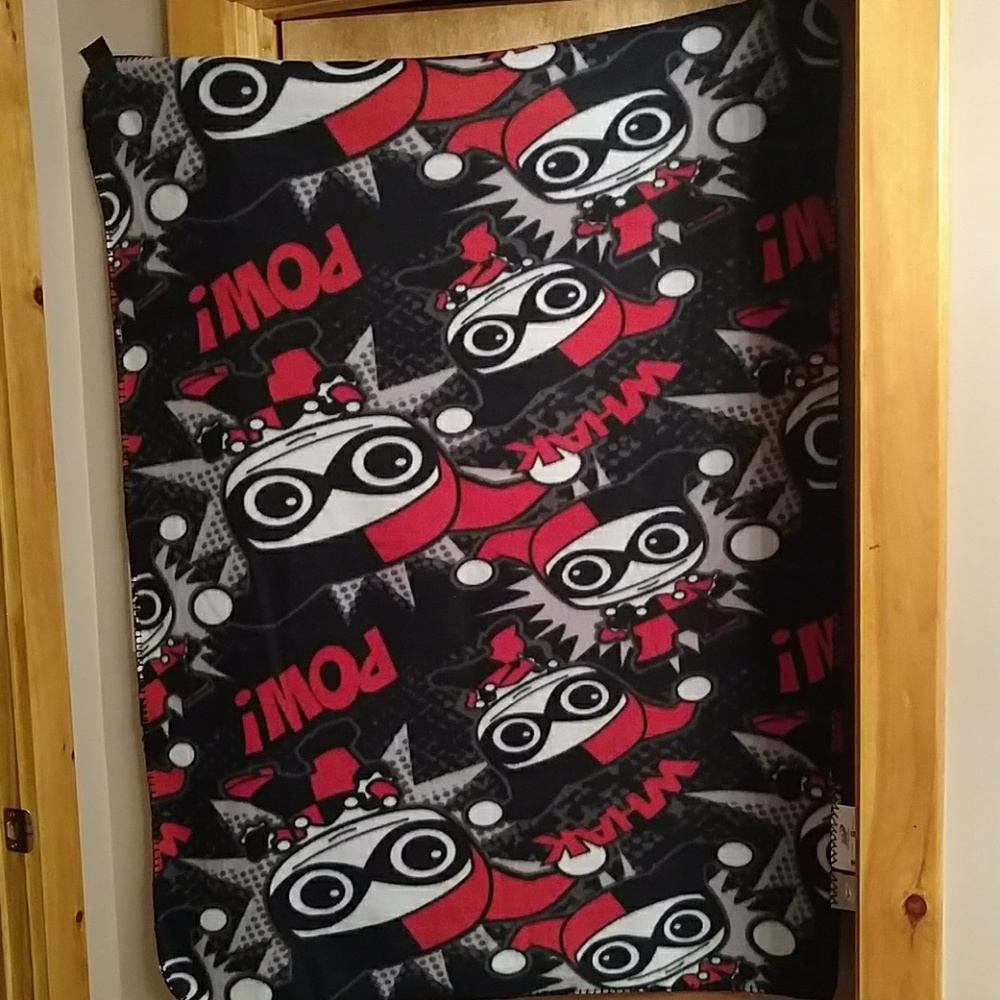 Fuzzy pop figure harley quinn blanket